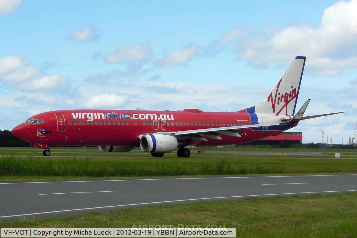 VH-VOT, 2004 Boeing 737-8FE C/N 33801, At Brisbane