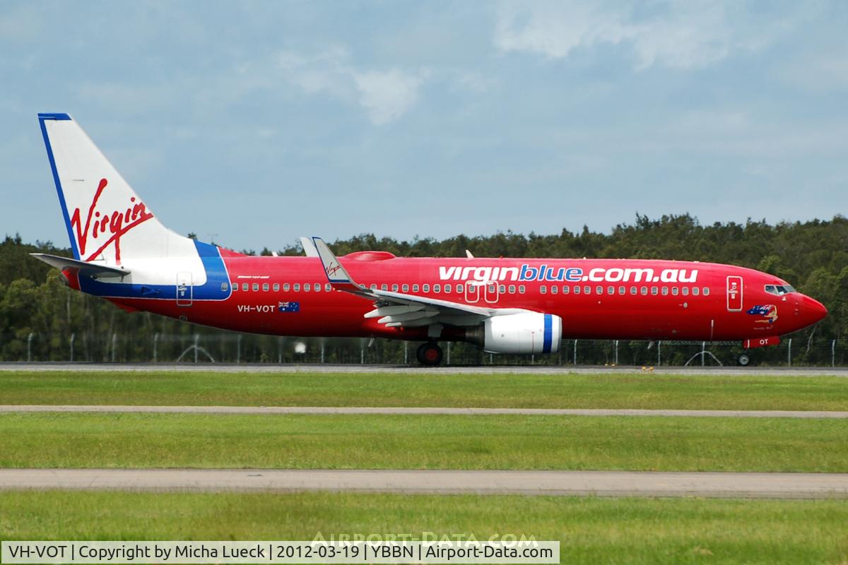 VH-VOT, 2004 Boeing 737-8FE C/N 33801, At Brisbane