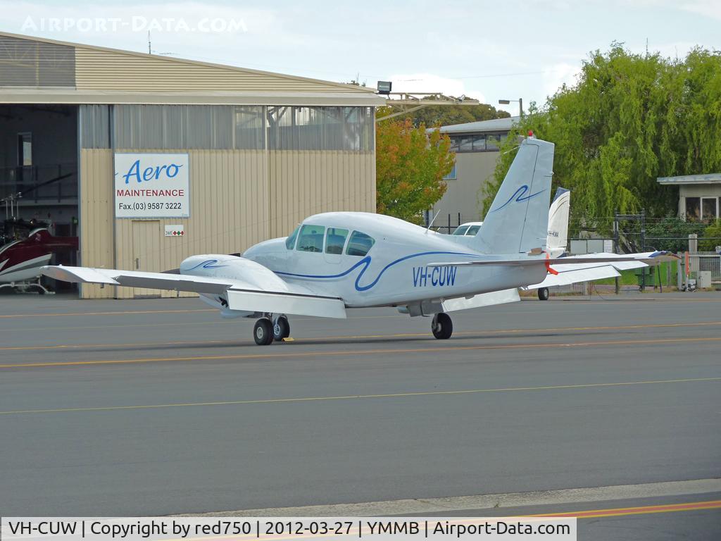 VH-CUW, 1969 Piper PA-23-250 Aztec C/N 27-4326, Aztec VH-CUW at Moorabbin