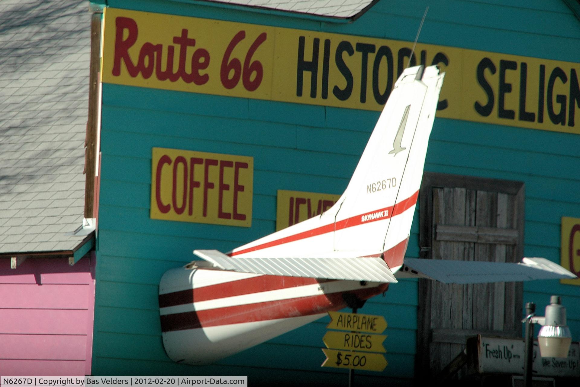 N6267D, 1979 Cessna 172N C/N 17272678, Photographed in Seligman. Tailsection only. Airplanerides: $5.00!