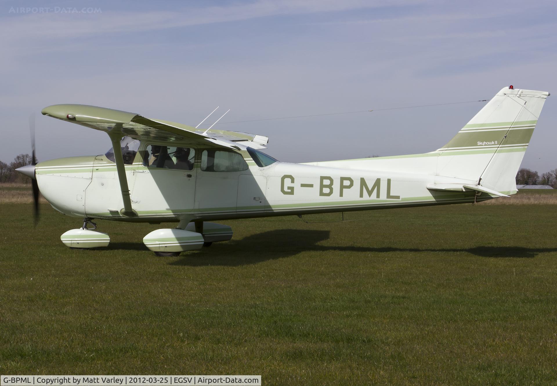 G-BPML, 1976 Cessna 172M C/N 172-67102, Awaiting departure.