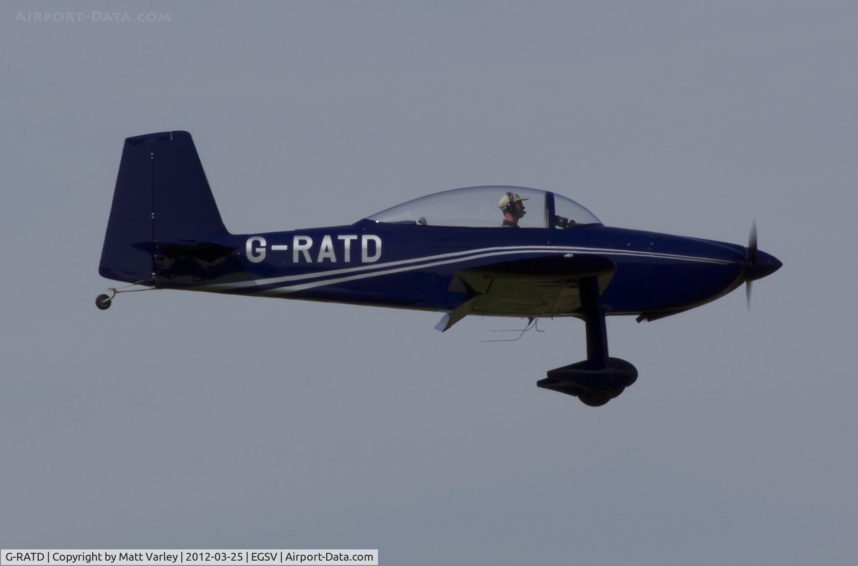 G-RATD, 2009 Vans RV-8 C/N PFA 303-13839, Arriving for the fly in.