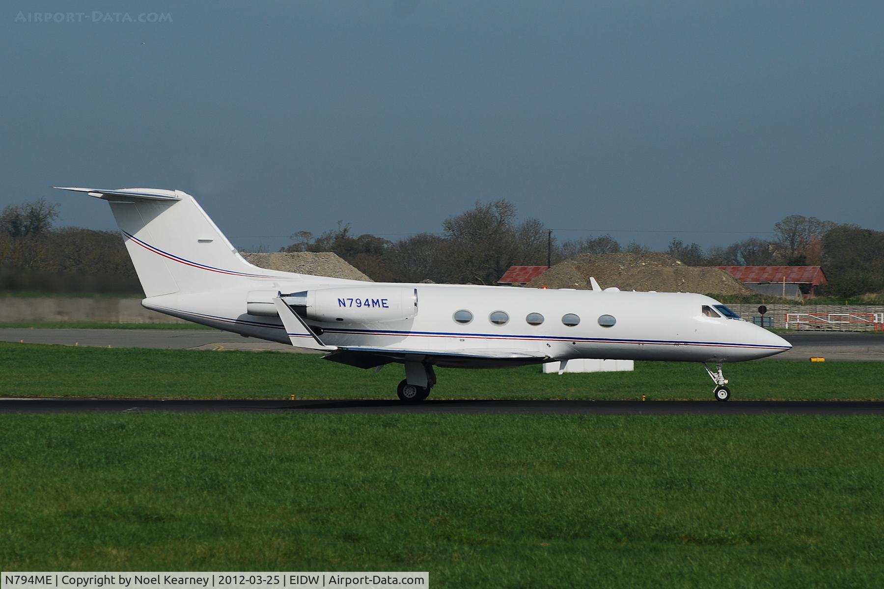 N794ME, 1986 Gulfstream Aerospace G-1159A Gulfstream III C/N 483, Seen about to depart off Rwy 10.