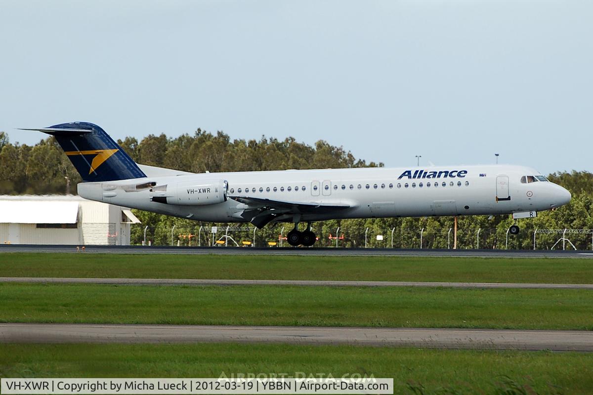 VH-XWR, 1990 Fokker 100 (F-28-0100) C/N 11306, At Brisbane