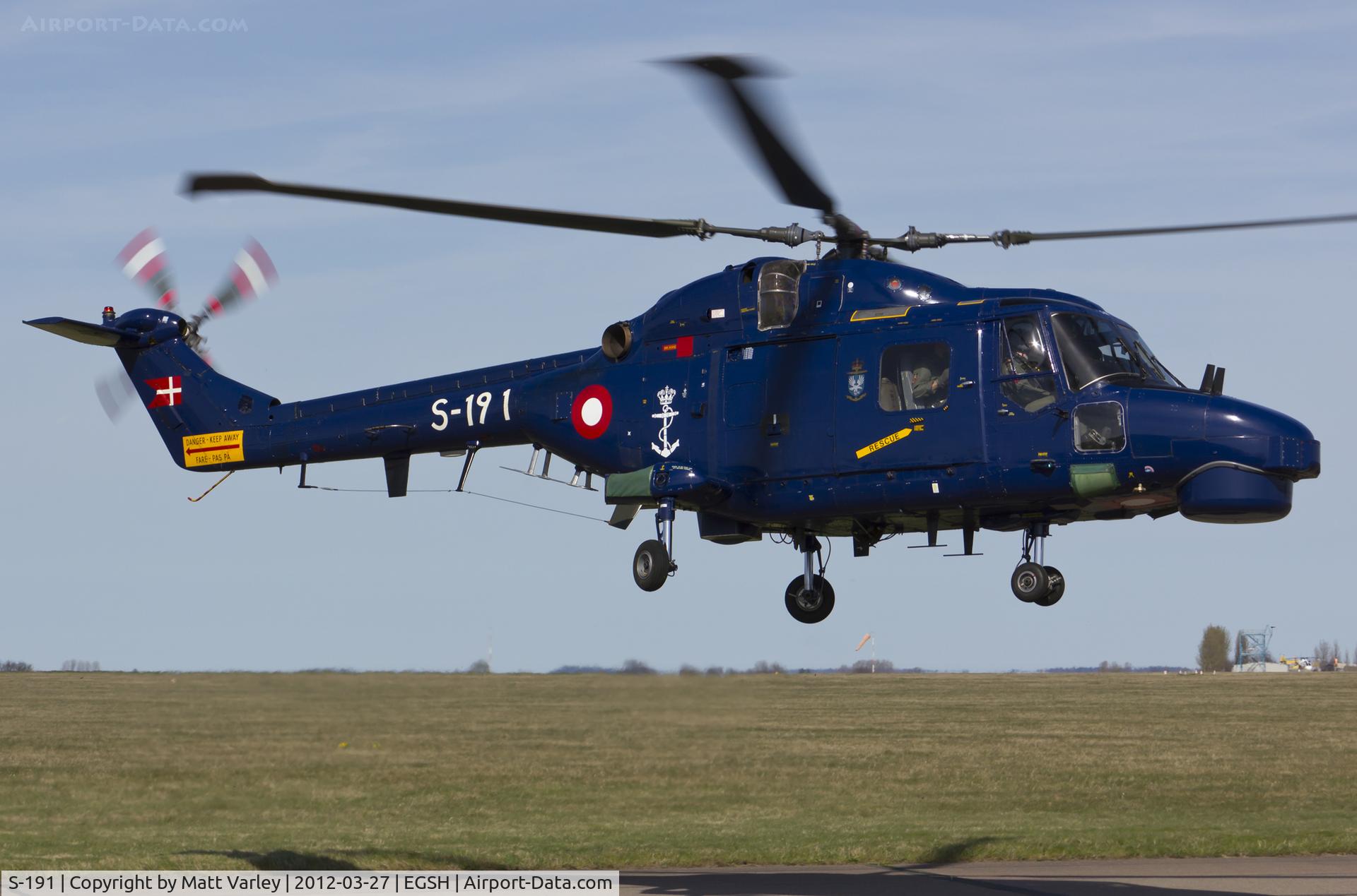 S-191, 1980 Westland Super Lynx Mk.90B C/N 409, Taxiing via the tango taxiiway.