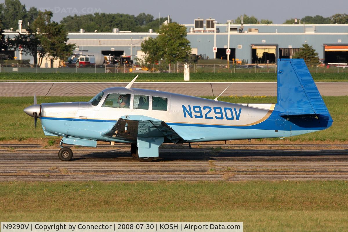 N9290V, 1969 Mooney M-20G Statesman C/N 690020, EAA Airventure 2008.