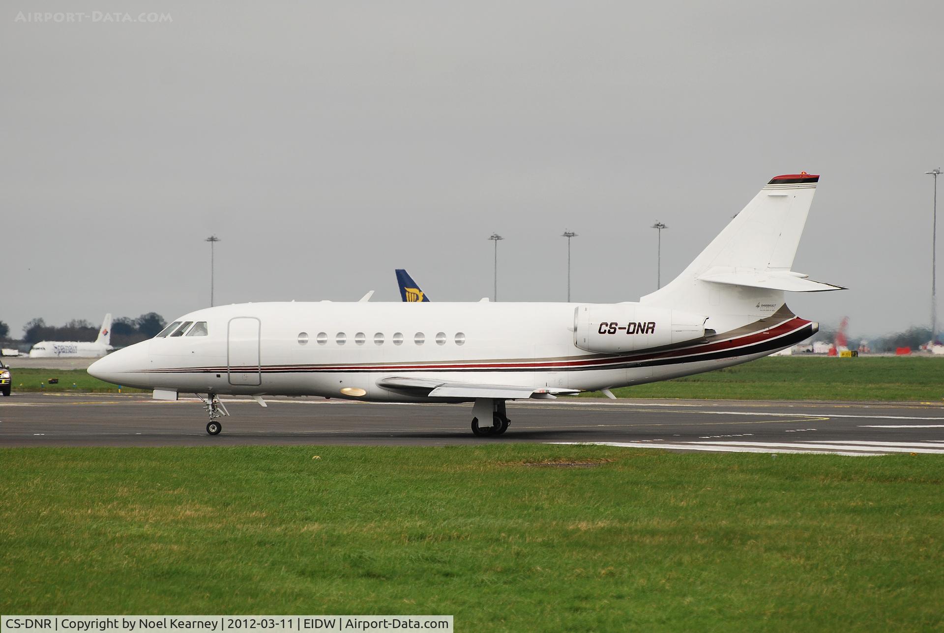 CS-DNR, 2000 Dassault Falcon 2000 C/N 120, Departing off Rwy 28 at Dublin.