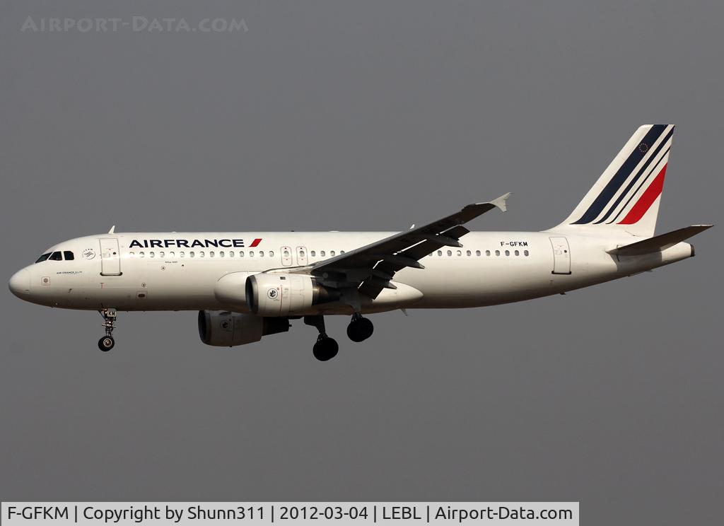 F-GFKM, 1990 Airbus A320-211 C/N 0102, Landing rwy 25R in new c/s