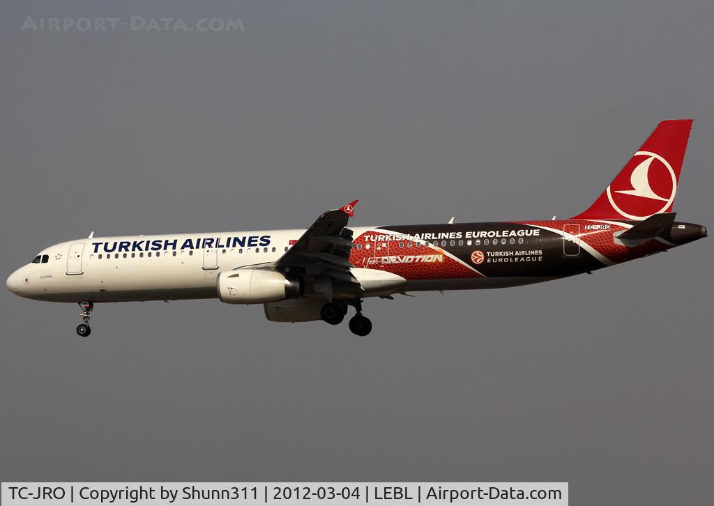 TC-JRO, 2011 Airbus A321-231 C/N 4682, Landing rwy 25R in special Euroleague c/s