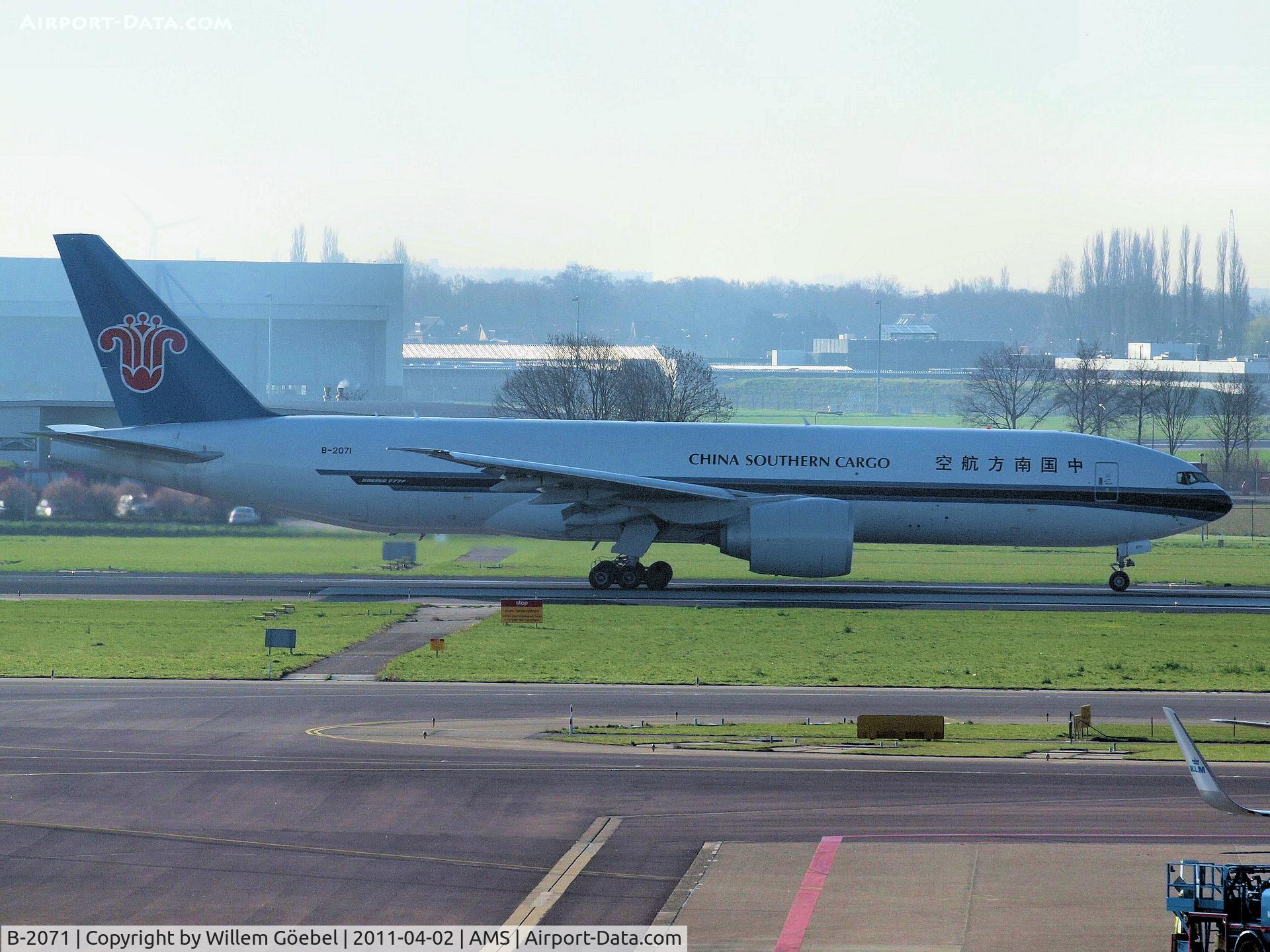 B-2071, 2009 Boeing 777-F1B C/N 37309, Ready for take off from runway 24