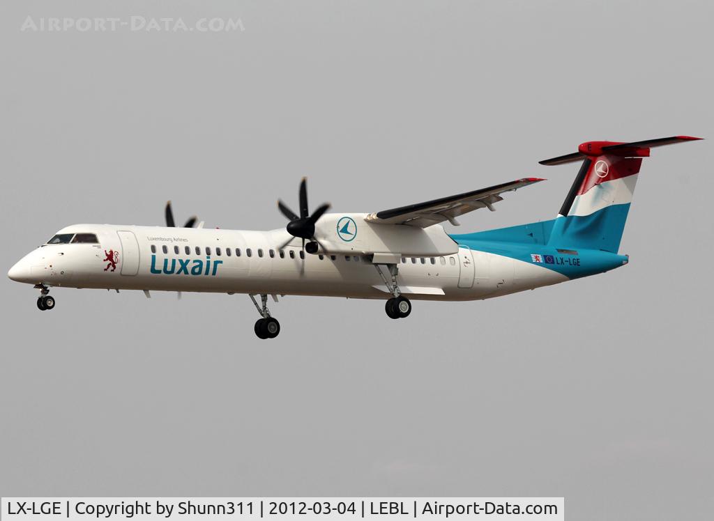 LX-LGE, 2009 De Havilland Canada DHC-8-402Q Dash 8 C/N 4284, Landing rwy 25R