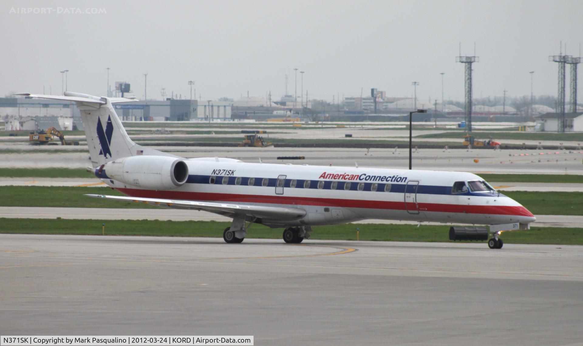 N371SK, 2001 Embraer ERJ-140LR (EMB-135KL) C/N 145535, EMB-135KL