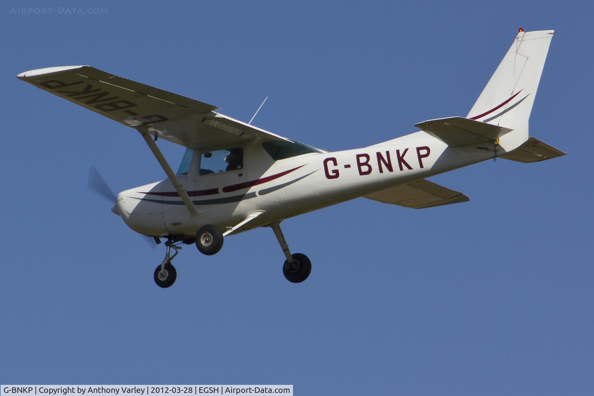 G-BNKP, 1978 Cessna 152 C/N 152-81286, Arriving at EGSH.