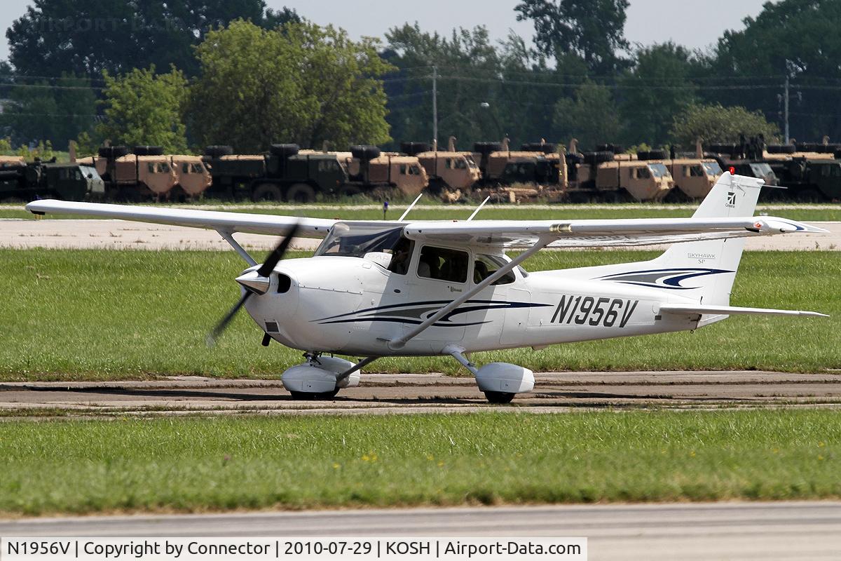 N1956V, 2005 Cessna 172S C/N 172S9934, EAA Airventure 2010.