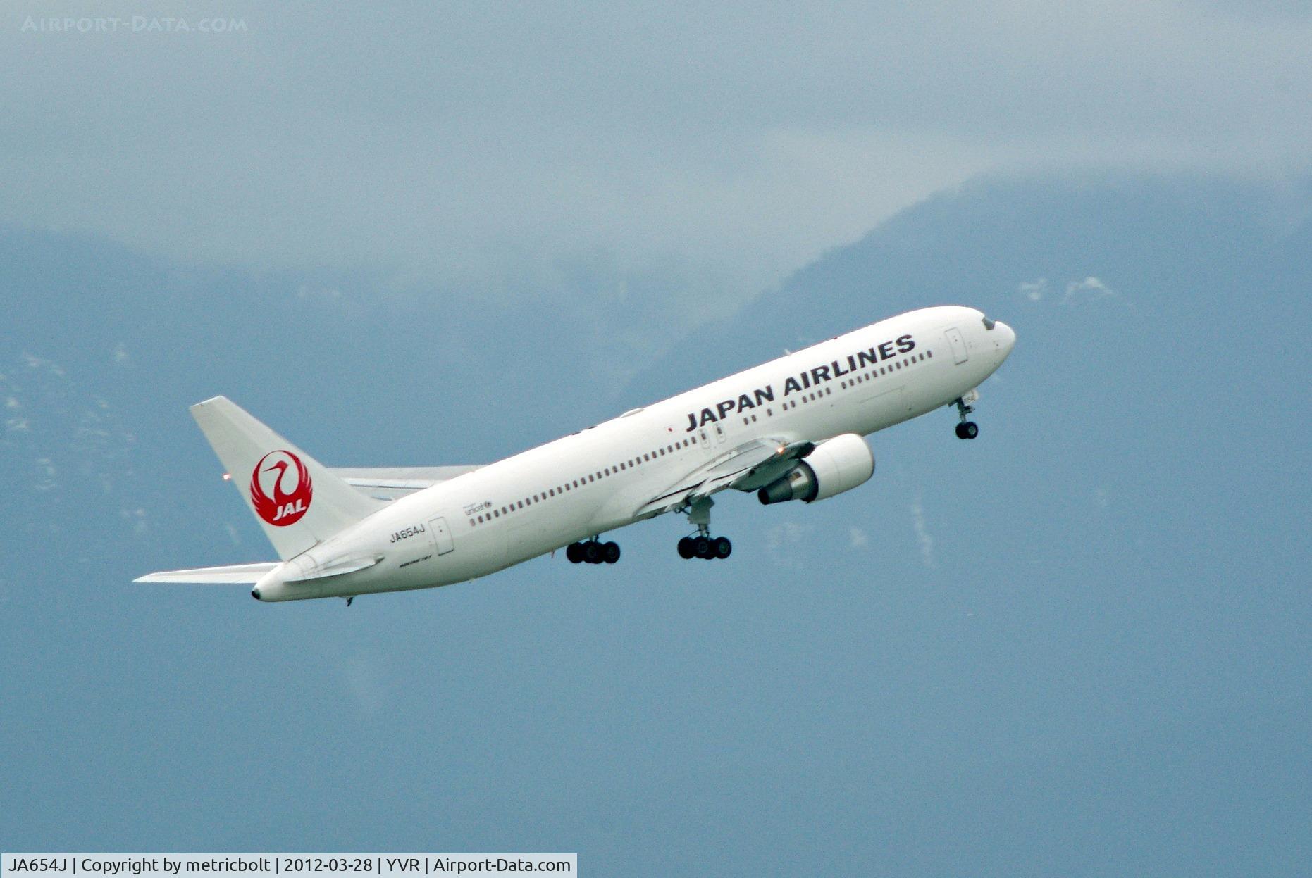 JA654J, 2010 Boeing 767-346/ER C/N 40366, JL17 to NRT