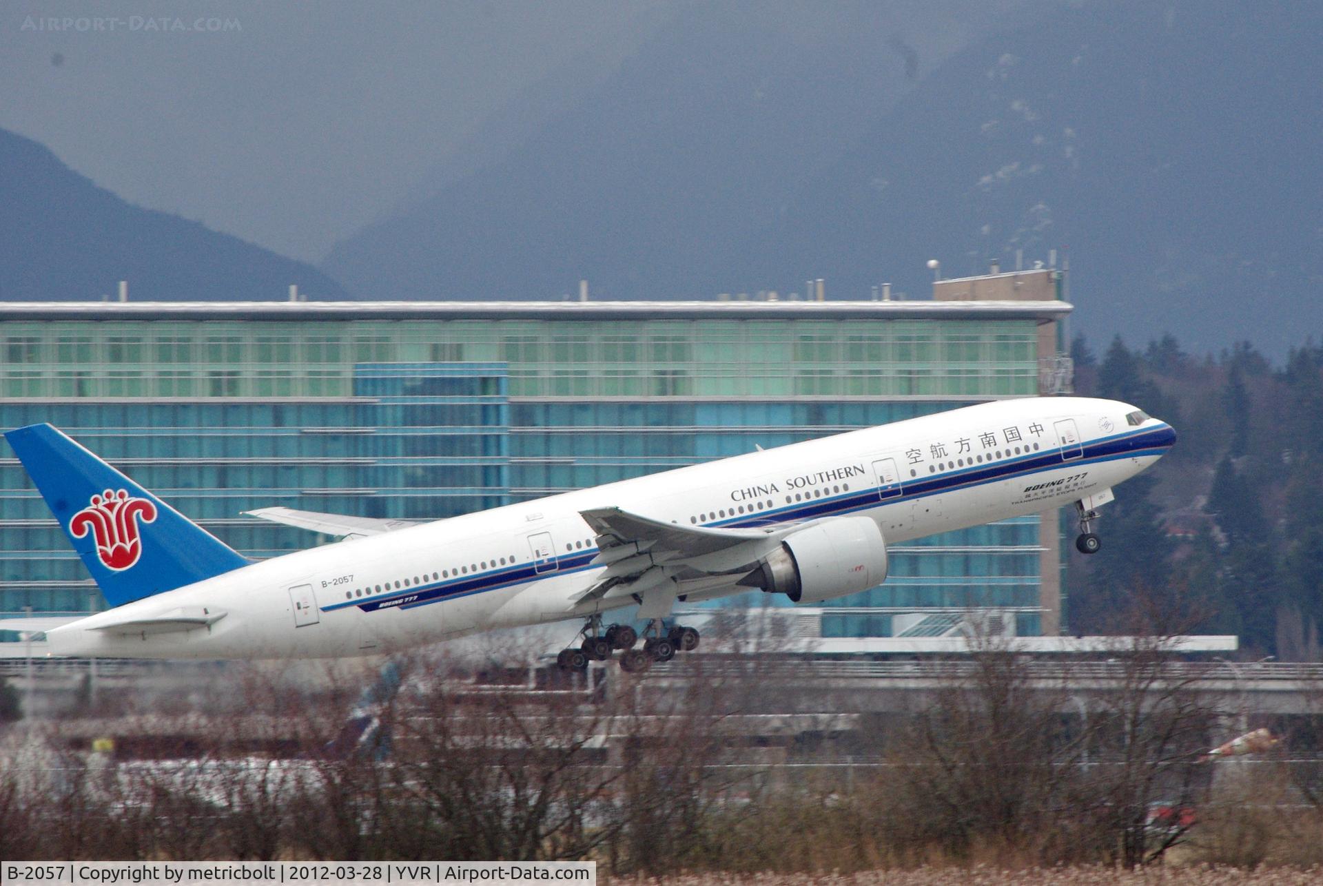 B-2057, 1998 Boeing 777-21B/ER C/N 27604, CZ330 to CAN(Guangzhou)