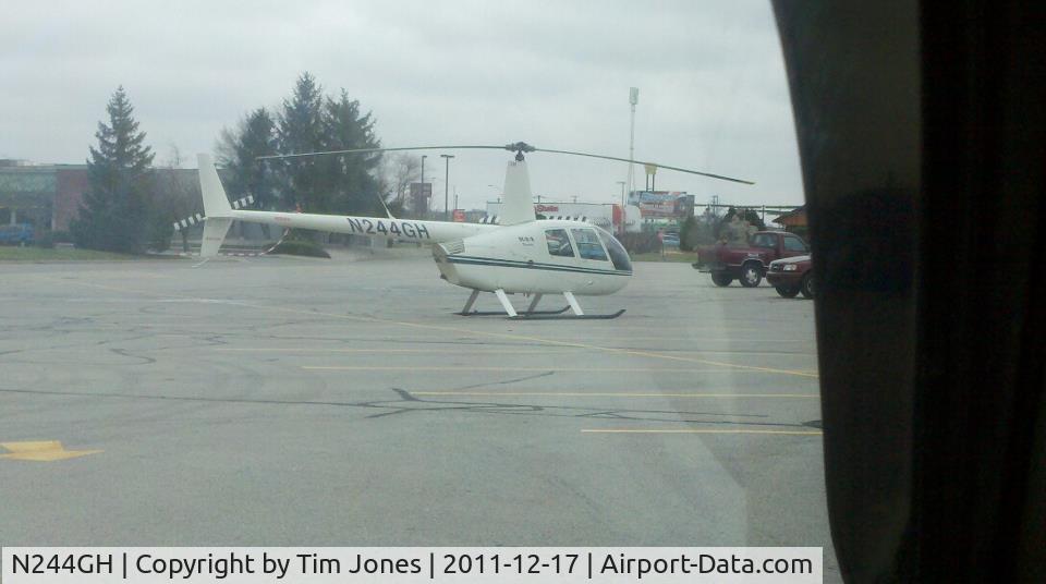 N244GH, 2000 Robinson R44 C/N 0833, Seen Dec, 17 2011
Burger King Parking lot, Anderson Indiana