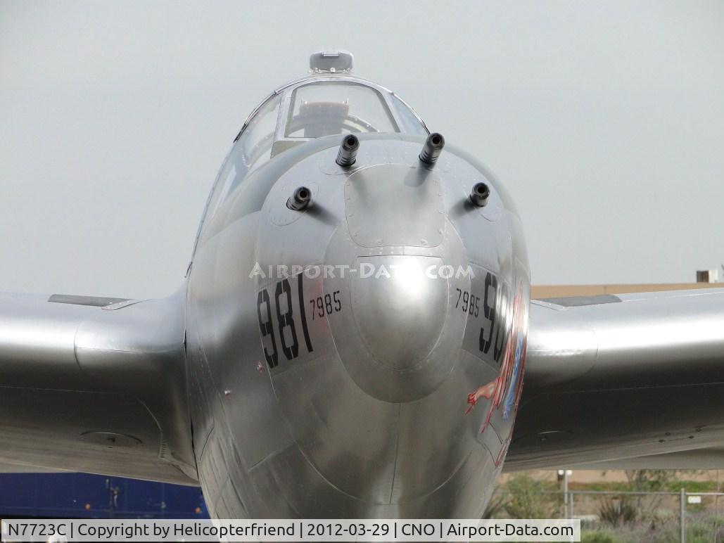 N7723C, 1944 Lockheed P-38L-5 Lightning C/N 7985, The clustered weapons had a 