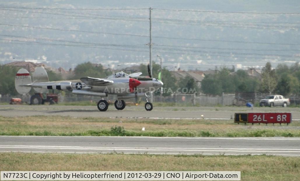N7723C, 1944 Lockheed P-38L-5 Lightning C/N 7985, Take off role beginning on 26L