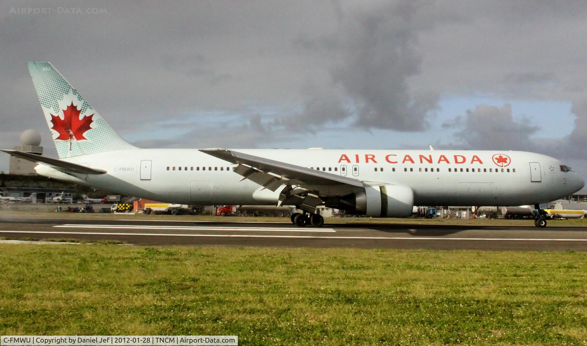 C-FMWU, 1995 Boeing 767-333 C/N 25585, C-FMWU
