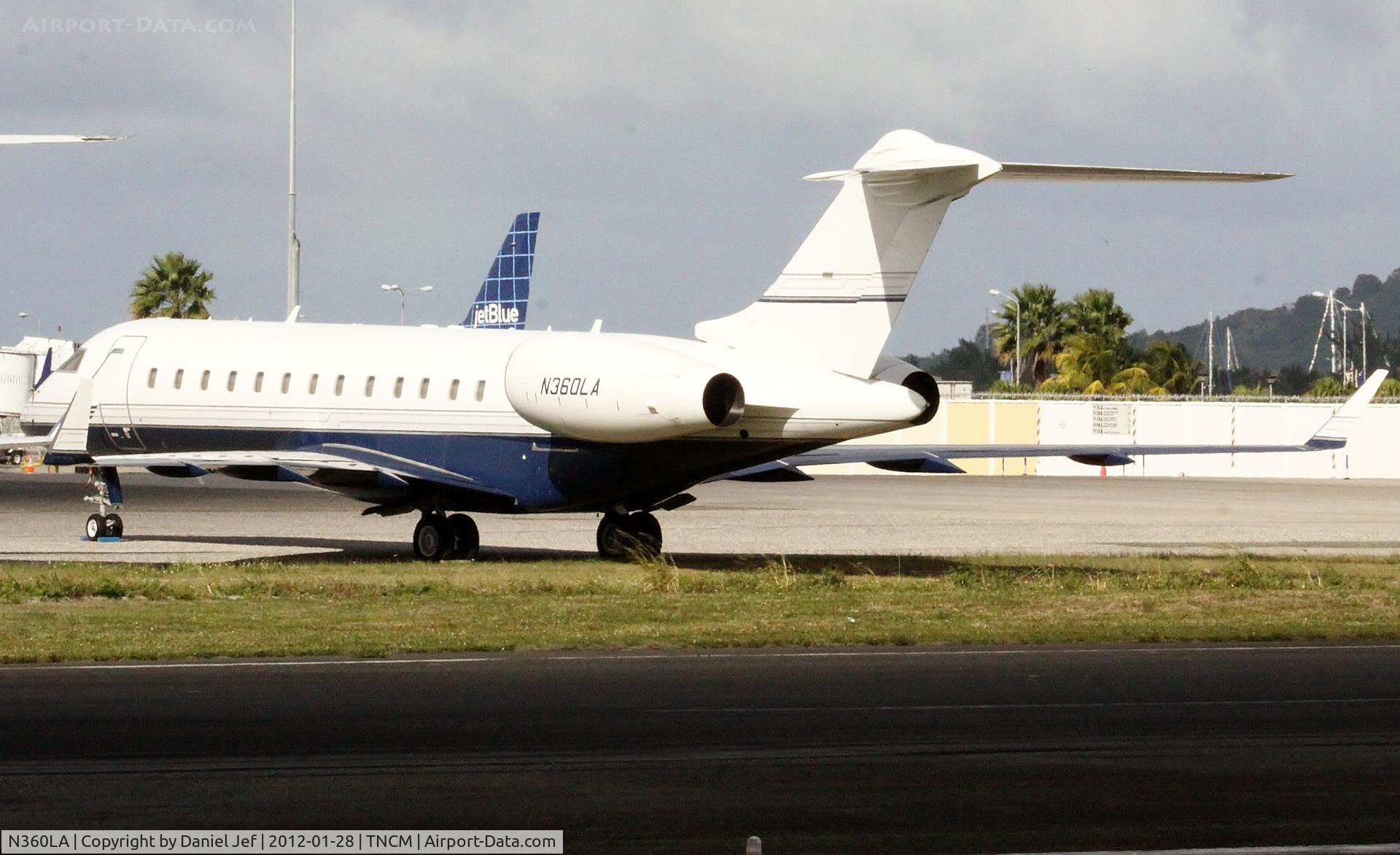 N360LA, 2000 Bombardier BD-700-1A10 Global Express C/N 9087, N360LA