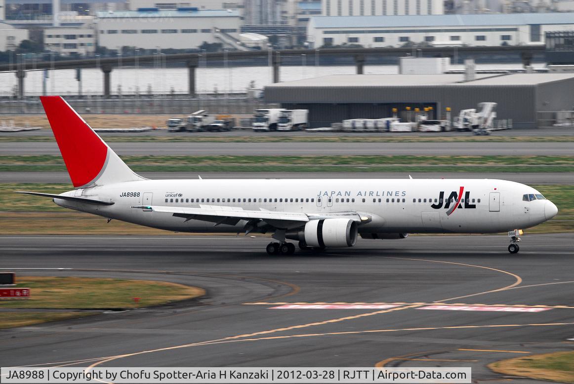 JA8988, Boeing 767-346 C/N 29863, NikonD200+TAMRON AF 200-500mm F/5-6.3 LD IF