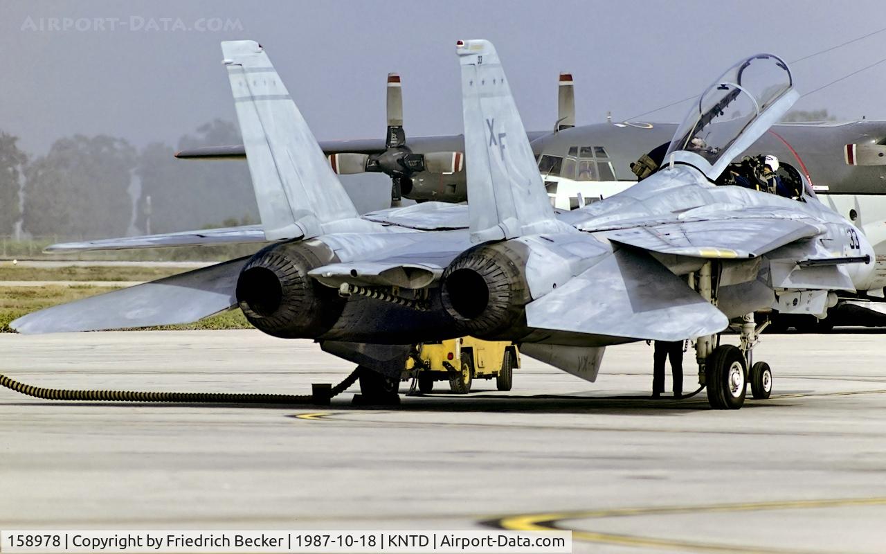 158978, Grumman F-14A Tomcat C/N 39, VX4 Tomcat, code 33 at the flightline at PMTC NAS Pt. Mugu