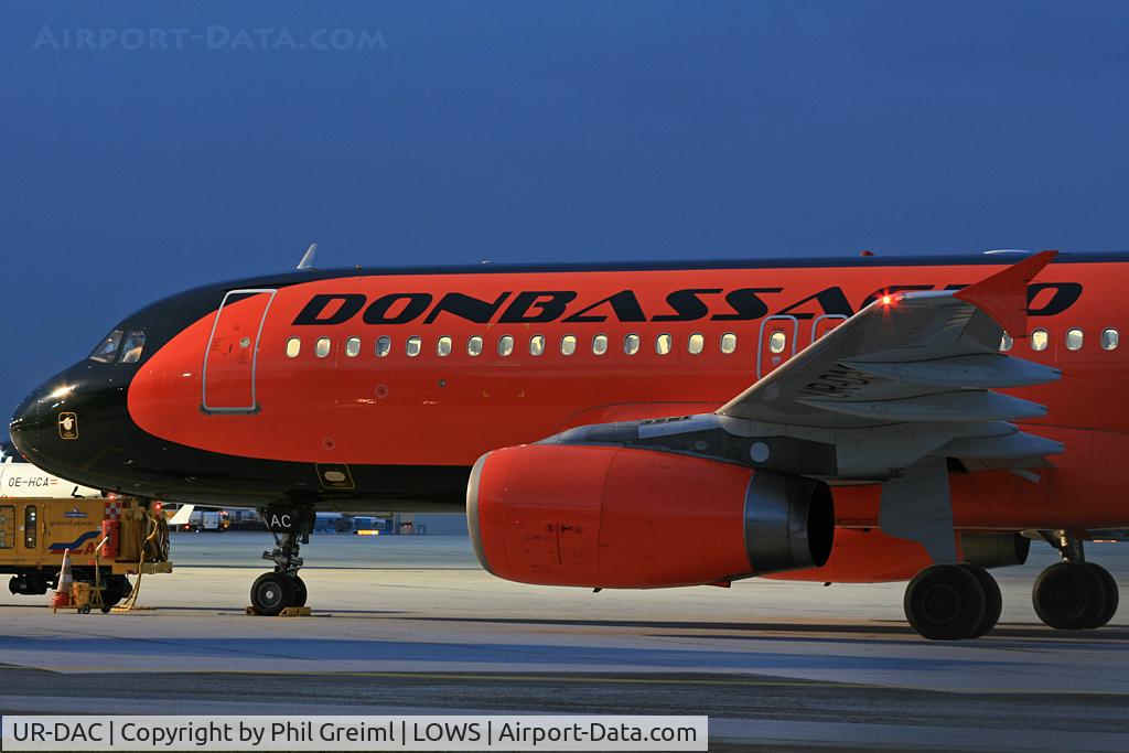 UR-DAC, 1997 Airbus A320-233 C/N 733, Taken at szg.