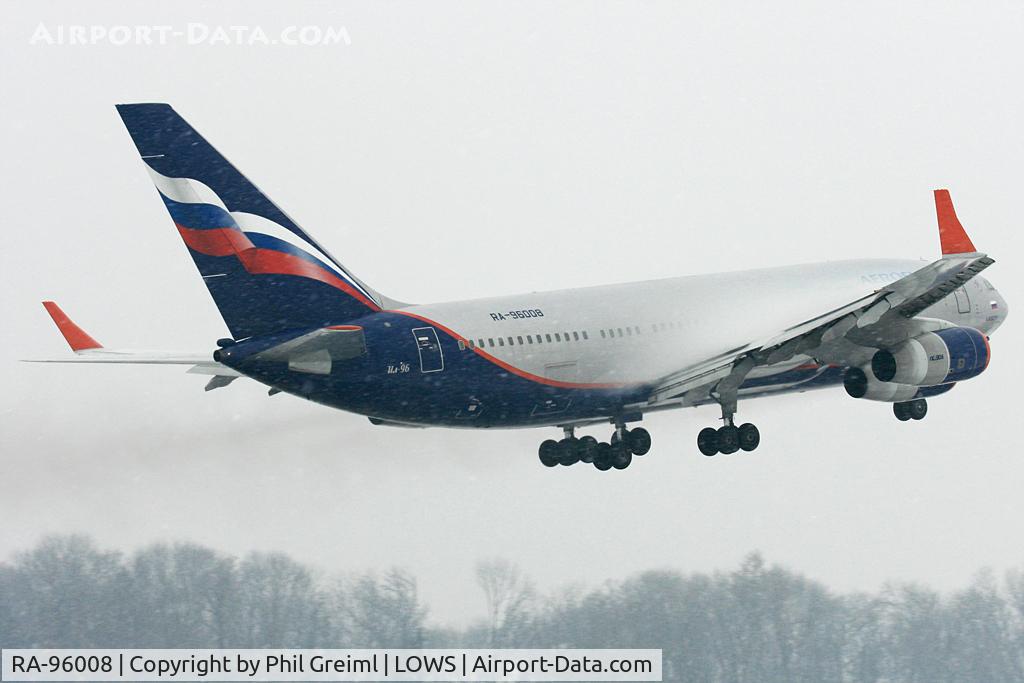 RA-96008, 1992 Ilyushin Il-96-300 C/N 74393201005, Taken at szg.