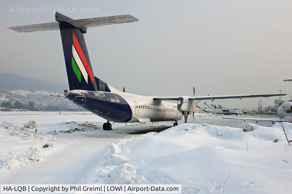 HA-LQB, 2001 De Havilland Canada DHC-8-402Q Dash 8 C/N 4057, Takten at INN.