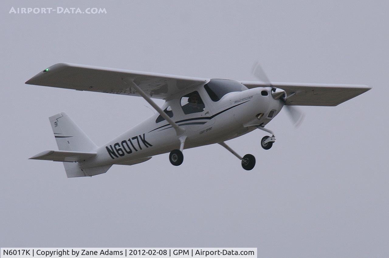 N6017K, Cessna 162 Skycatcher C/N 16200139, Departing Grand Prairie Municipal