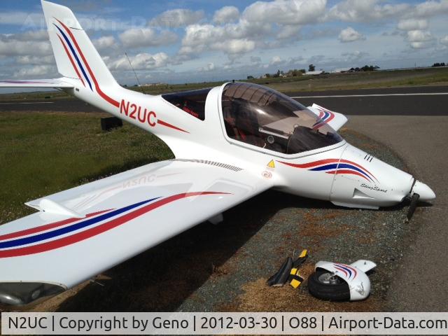 N2UC, 2005 TL Ultralight TL-2000 Sting Sport C/N TLUSA126, Nose-gear collapse.