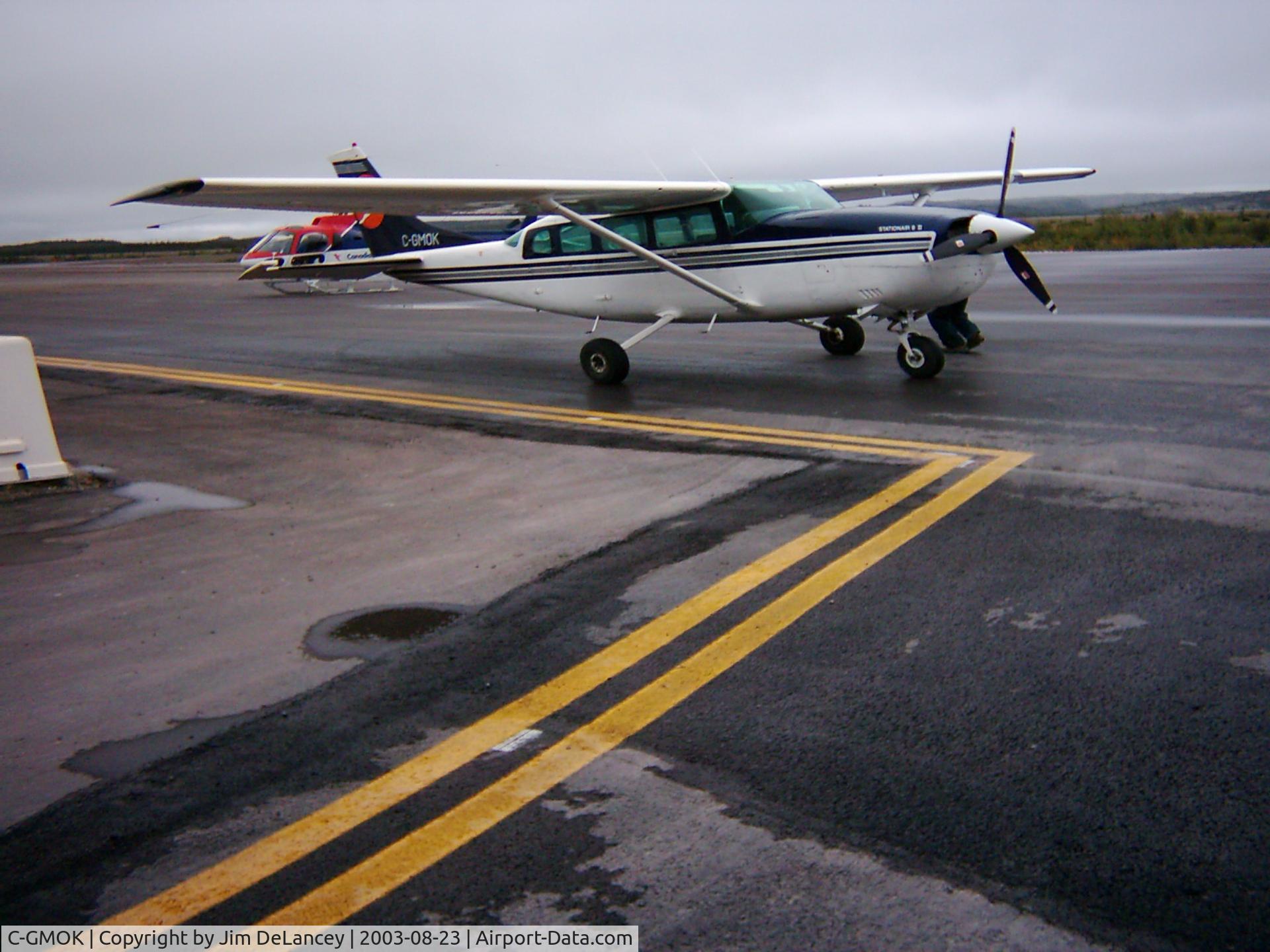 C-GMOK, Cessna 207A C/N 207-00673, Great shape - we flew from Inuvik to Tuktoyaktuk in this Beech 200 in August of 2003.