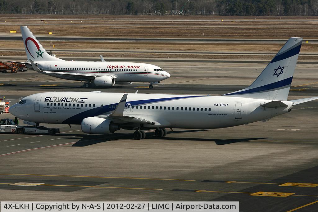 4X-EKH, 2009 Boeing 737-85P C/N 35458, Pushing back from stand
