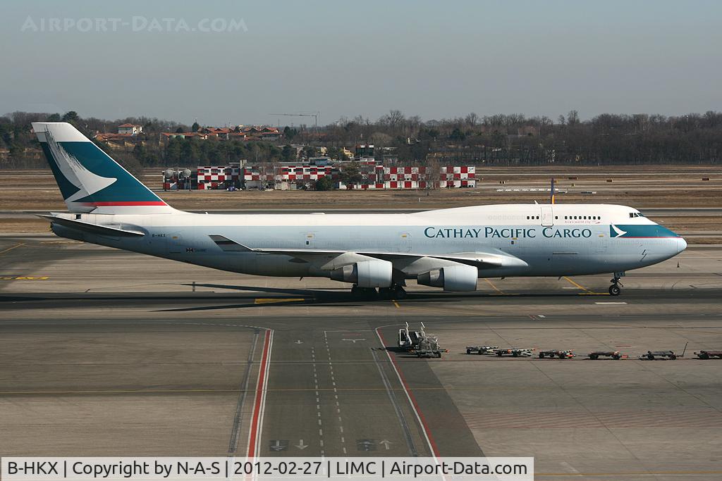 B-HKX, 1997 Boeing 747-412 C/N 26557, Just arrived from LHR