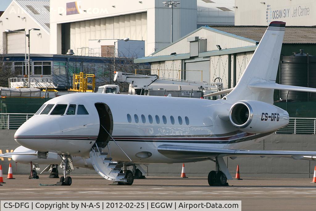CS-DFG, 2004 Dassault Falcon 2000EX C/N 44, Parked up near Cargo