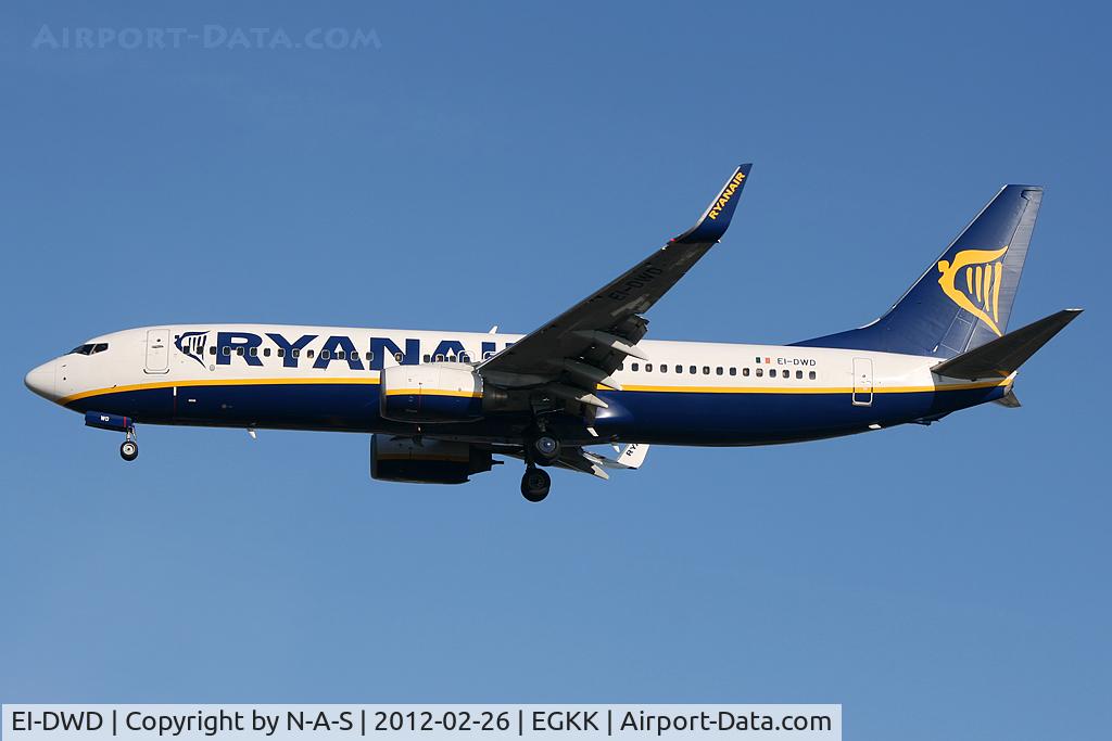 EI-DWD, 2007 Boeing 737-8AS C/N 33642, Short final