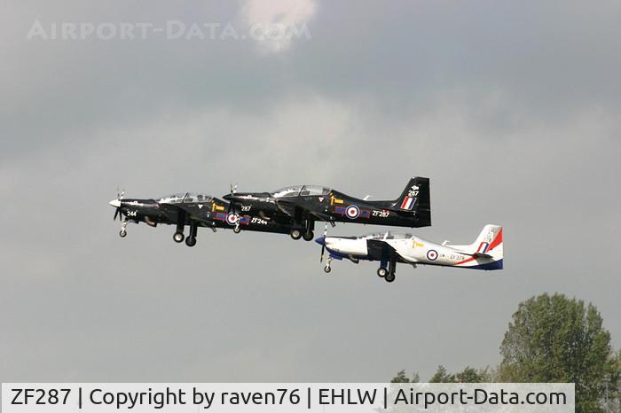 ZF287, 1991 Short S-312 Tucano T1 C/N S085/T58, Tucano seen at Leeuwarden AB Airshow in close formation with ZF244 and ZF378 of the RAF 72 (reserve) Sqn. (demoteam)