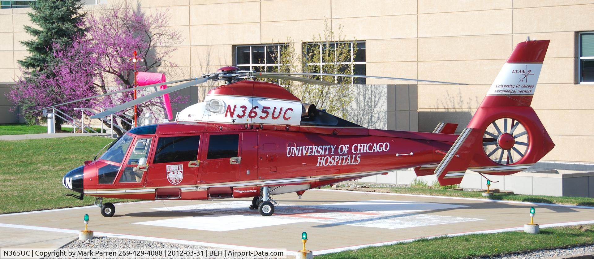 N365UC, 1989 Aerospatiale SA-365N-1 Dauphin 2 C/N 6329, Picking up patient at lakeland Hospital, Saint Joseph, MI 49085