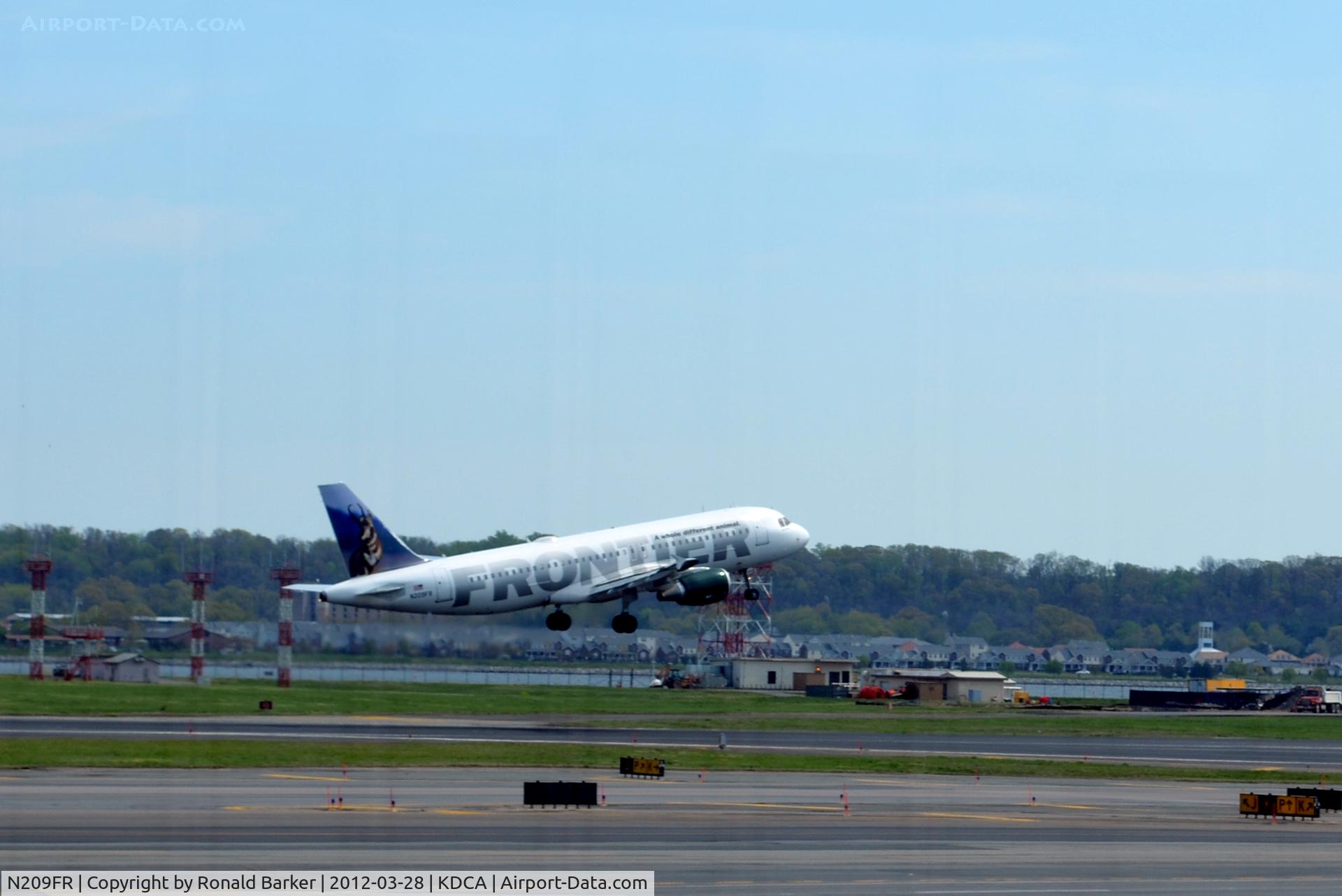 N209FR, Airbus A320-214 C/N 4641, Takeoff DCA