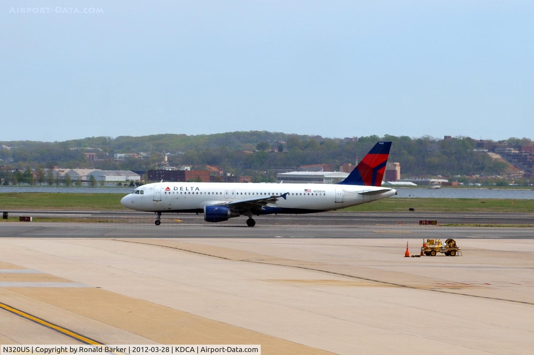 N320US, 1991 Airbus A320-211 C/N 213, DCA, VA