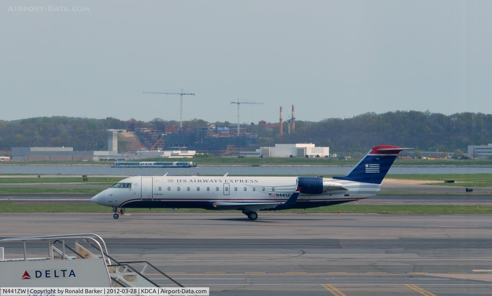 N441ZW, 2003 Bombardier CRJ-200LR (CL-600-2B19) C/N 7777, Taxi DCA