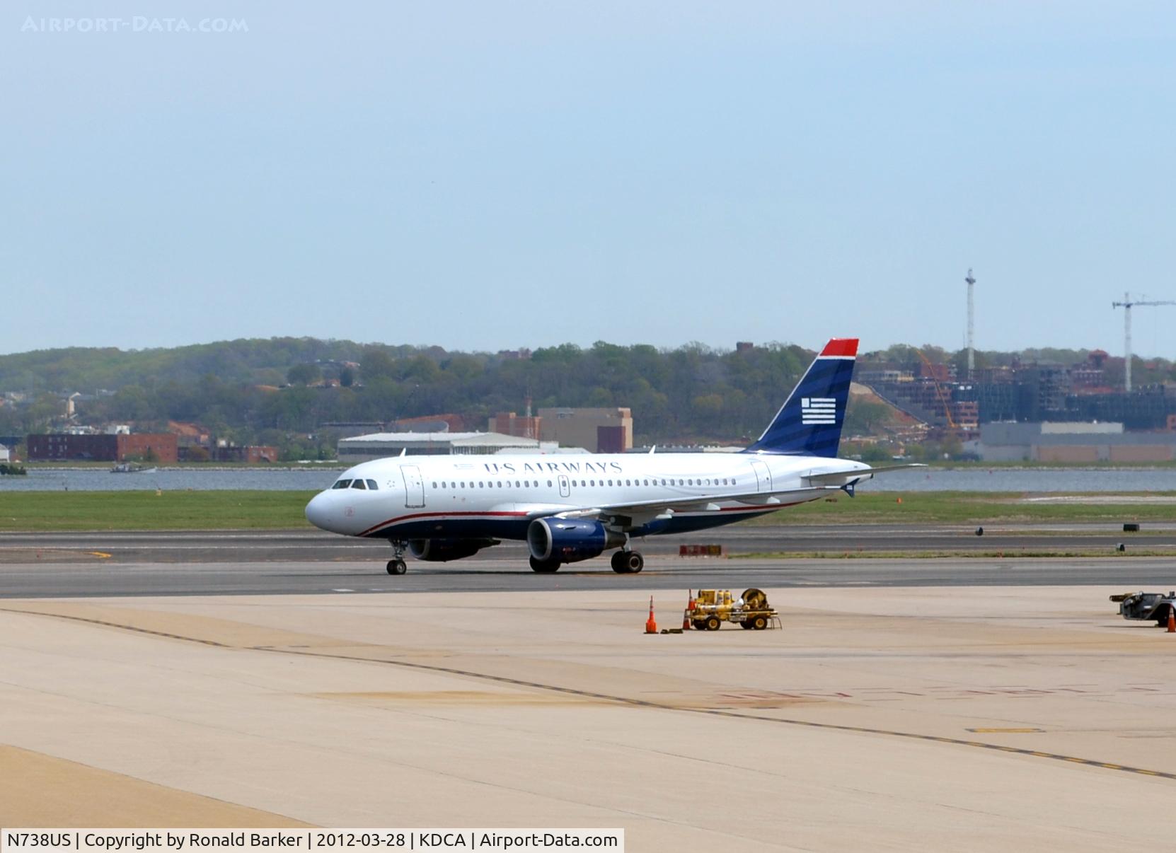 N738US, 2000 Airbus A319-112 C/N 1254, Taxi DCA, VA