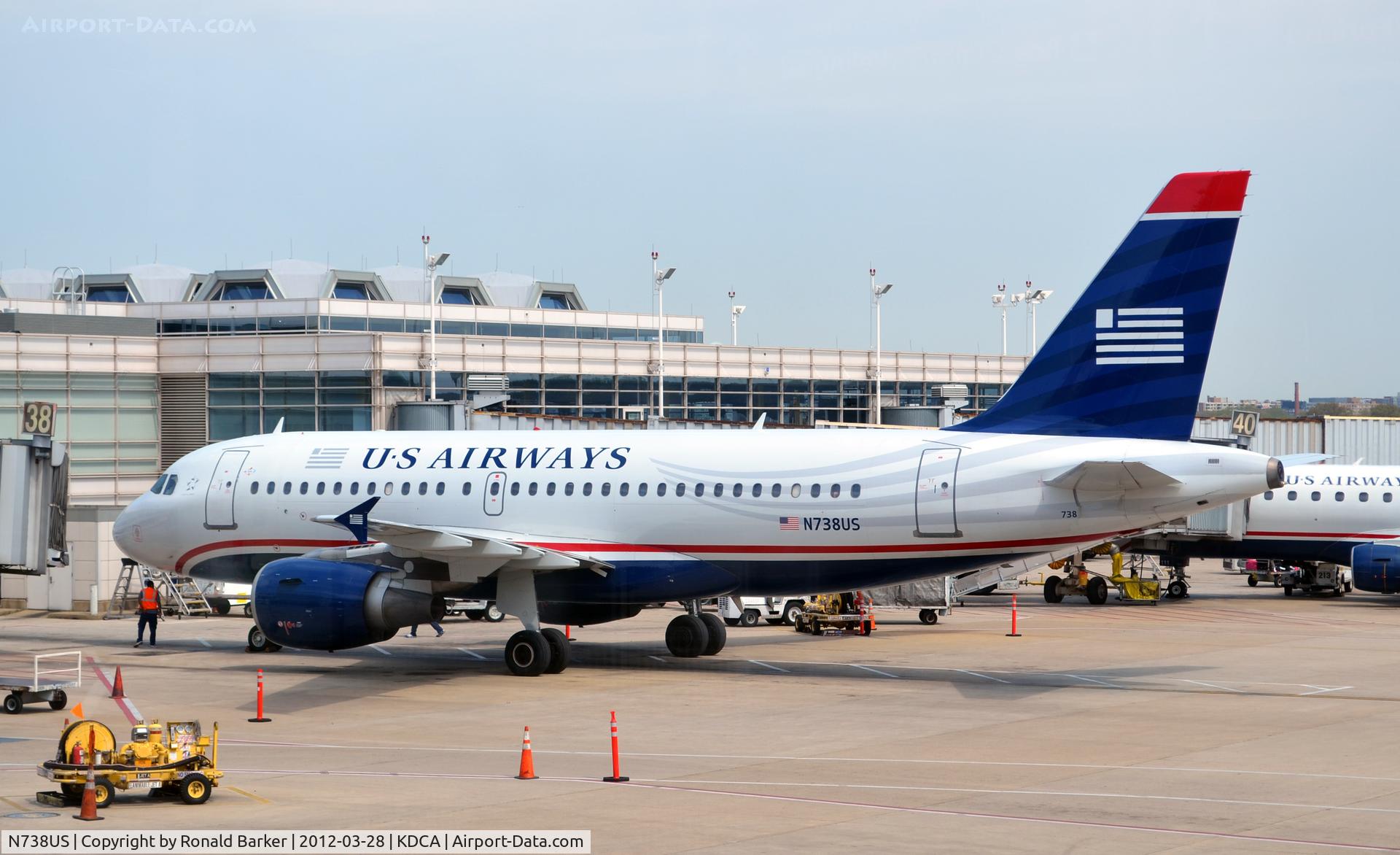 N738US, 2000 Airbus A319-112 C/N 1254, DCA, VA