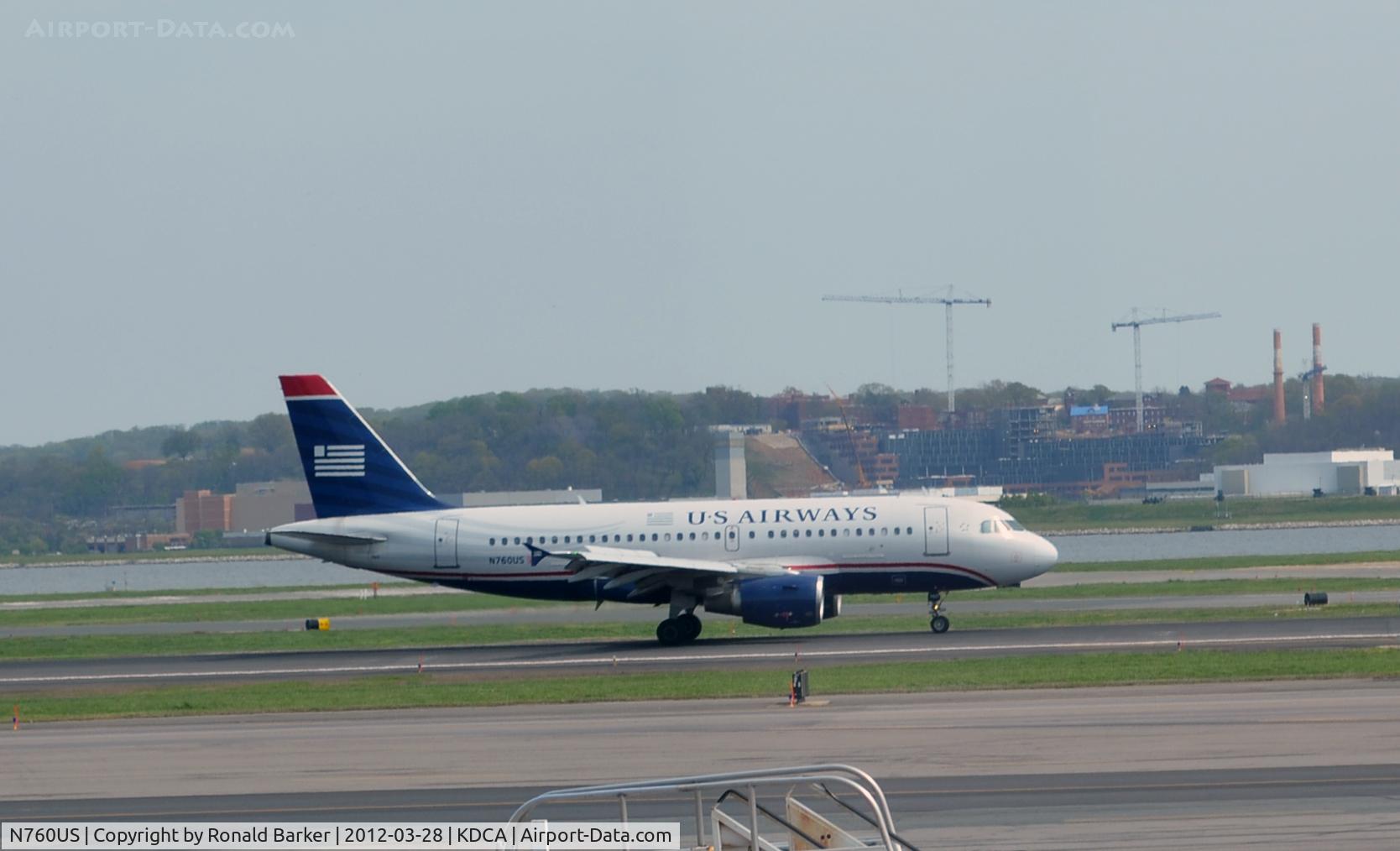 N760US, 2000 Airbus A319-112 C/N 1354, Landing DCA