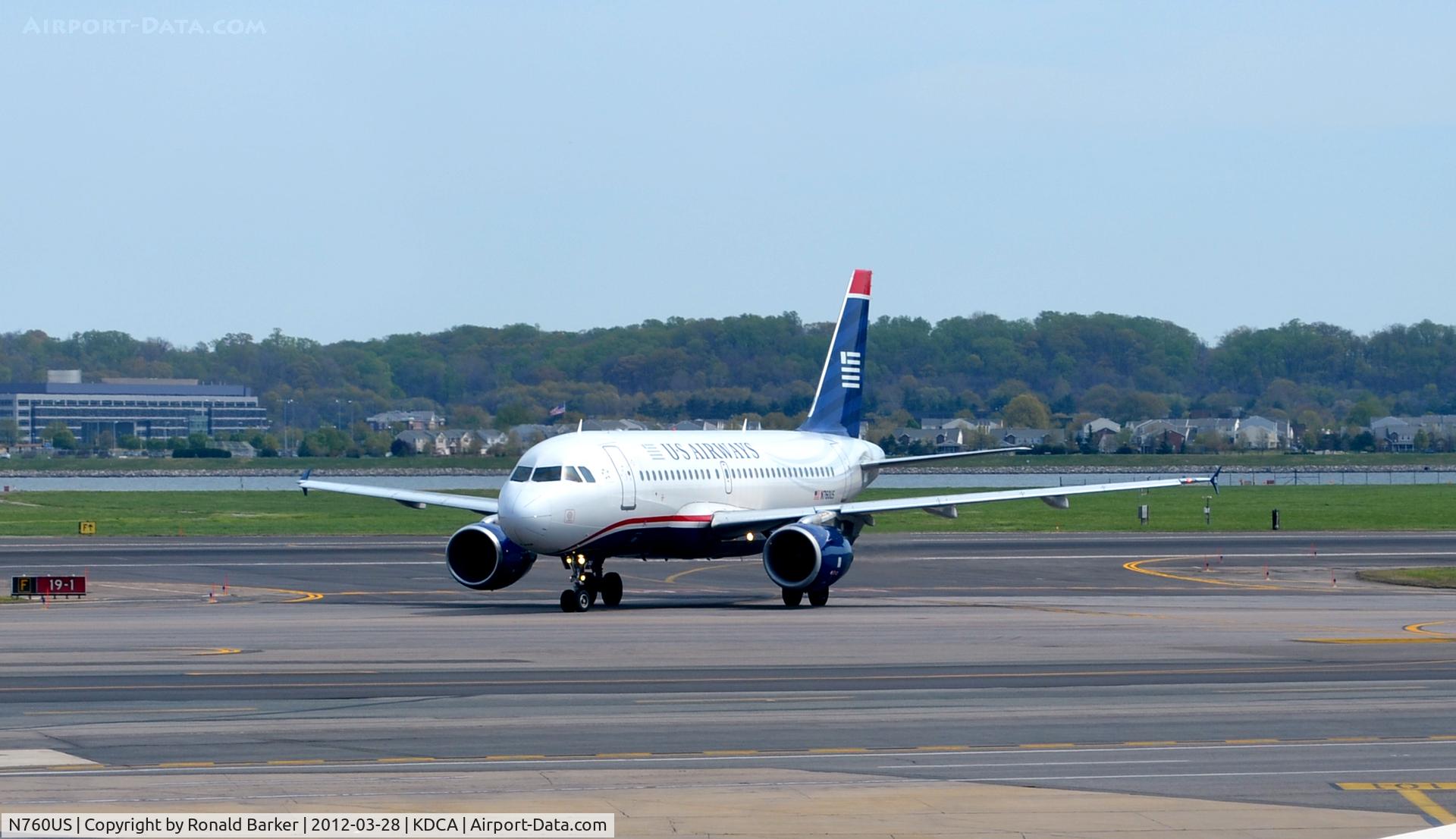 N760US, 2000 Airbus A319-112 C/N 1354, Taxi DCA