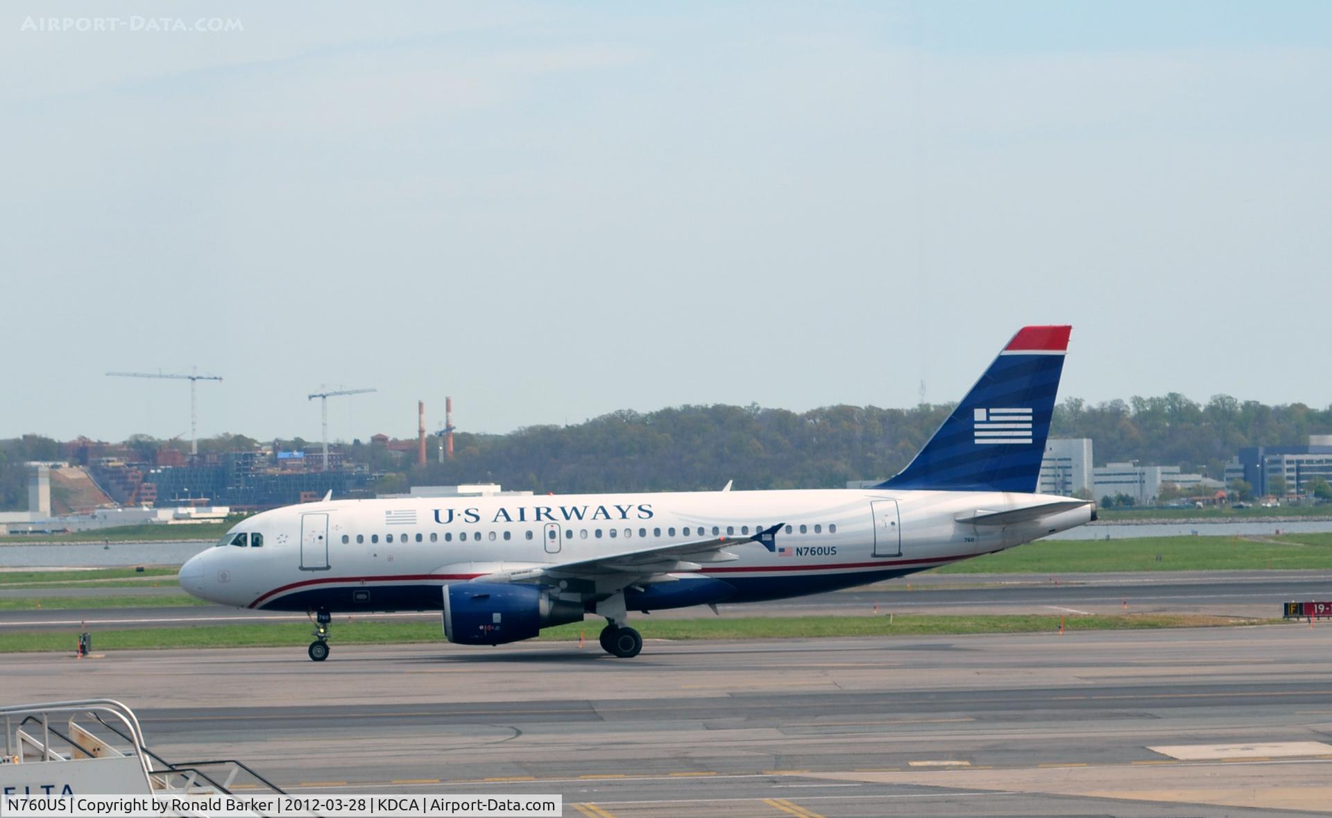 N760US, 2000 Airbus A319-112 C/N 1354, Taxi DCA