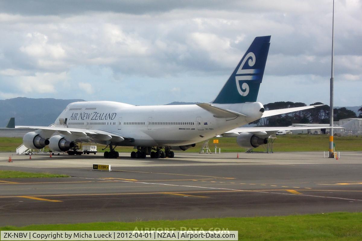ZK-NBV, 1998 Boeing 747-419 C/N 26910, At Auckland