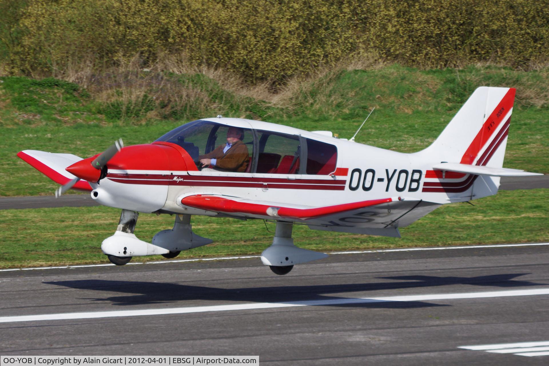 OO-YOB, 1989 Robin DR-400-160 Chevalier C/N 1943, Landing
