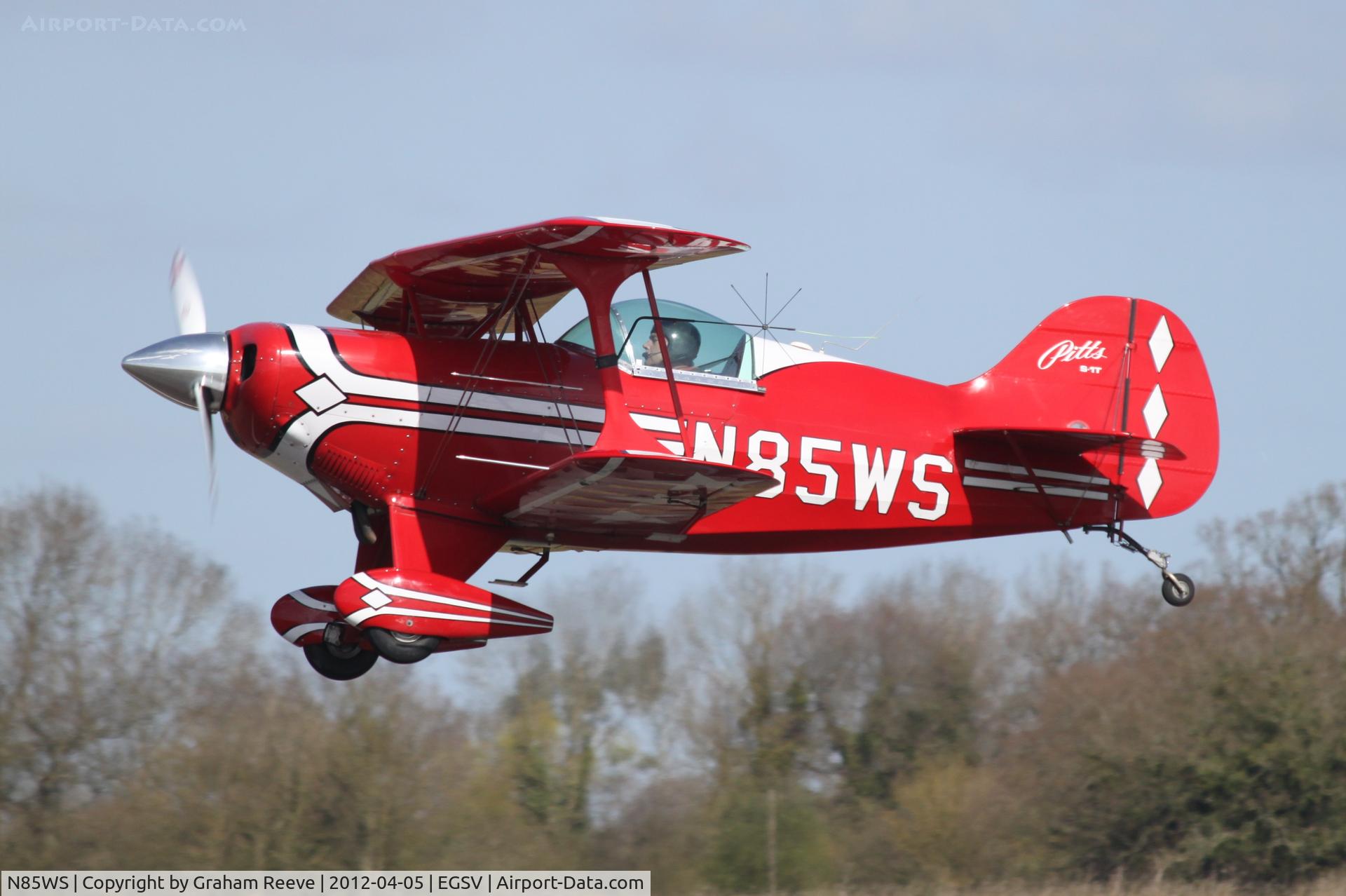 N85WS, 1985 Christen Pitts S-1T C/N 1028, Departing.